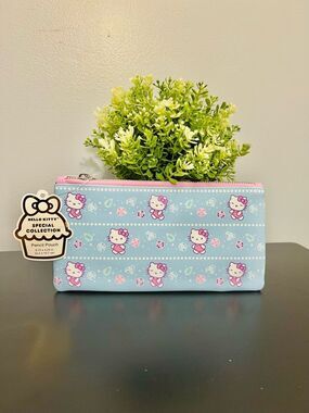 Official Licensed Hello Kitty Diamond Light Blue and Pink Zip Pencil Pouch NWT